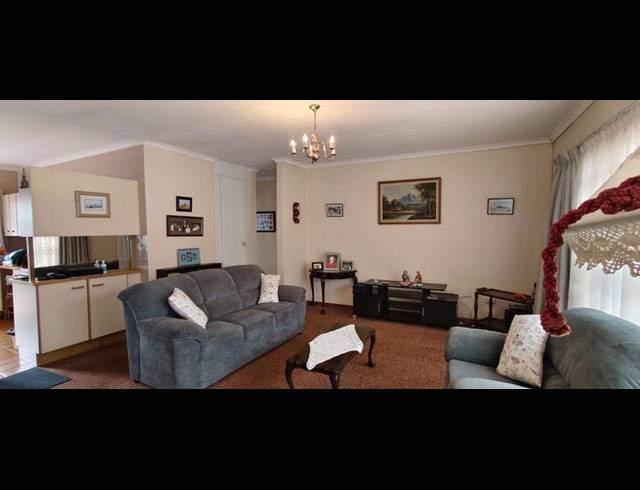 2 BEDROOM SIMPLEX FOR SALE IN NORTON PARK